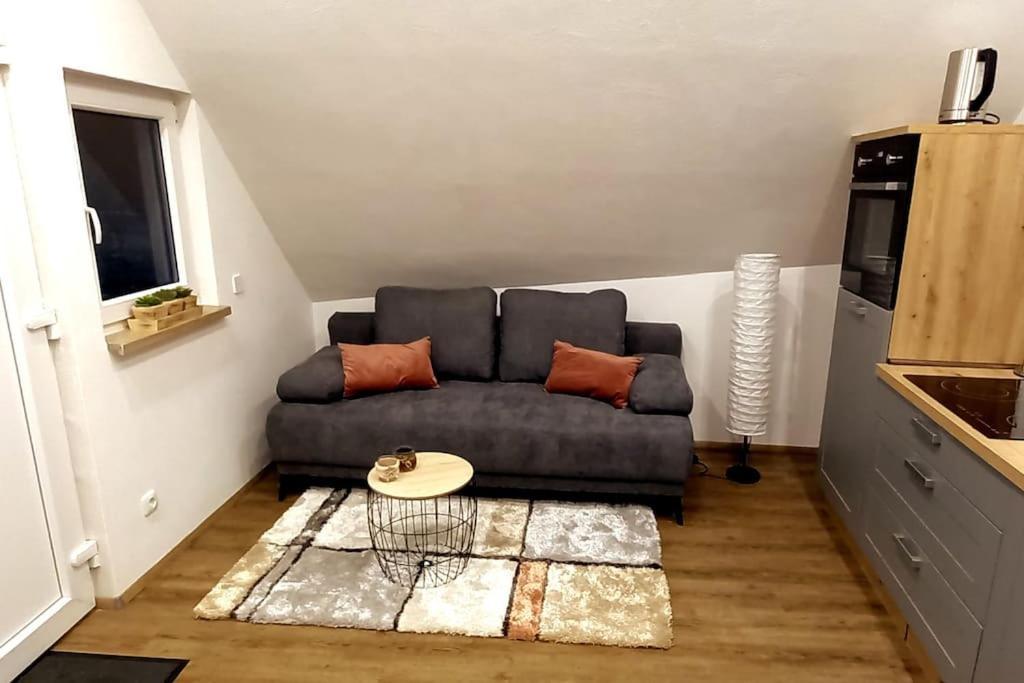 Kleine, Gemuetliche Dachgeschosswohnung Laudenbach  Экстерьер фото