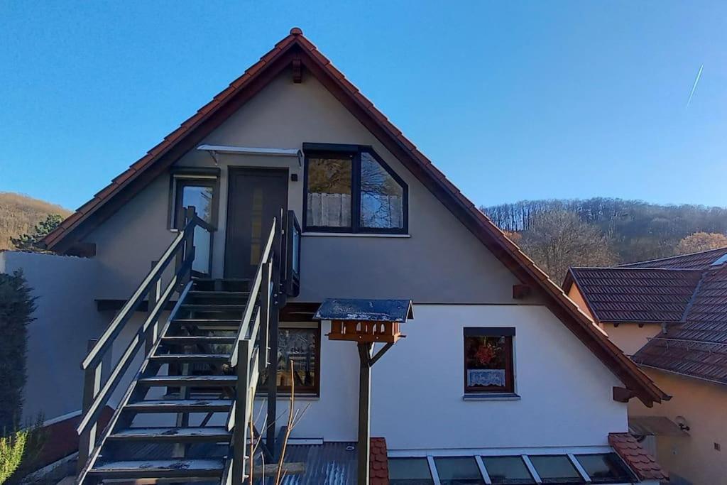 Kleine, Gemuetliche Dachgeschosswohnung Laudenbach  Экстерьер фото