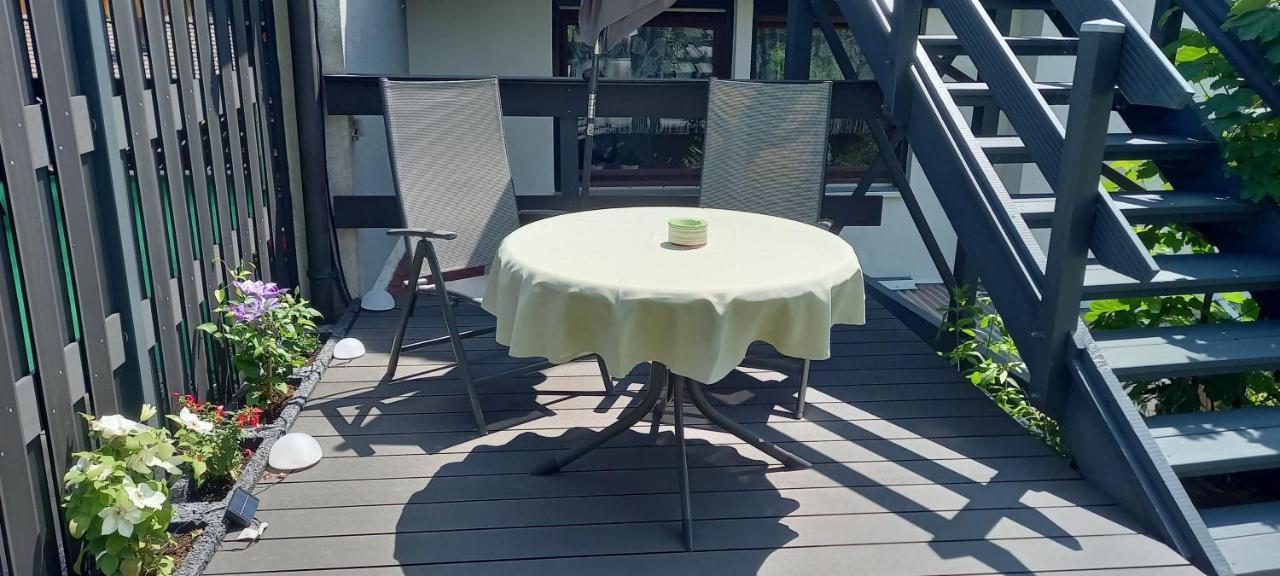 Kleine, Gemuetliche Dachgeschosswohnung Laudenbach  Экстерьер фото